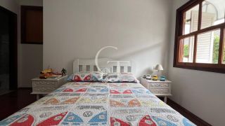 Tradição e aconchego Casa à Venda no Condomínio Campos Santo Antônio