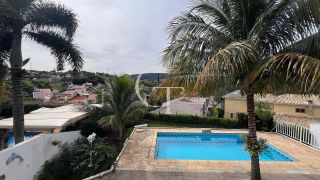 Tradição e aconchego Casa à Venda no Condomínio Campos Santo Antônio