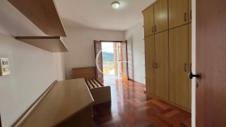 Tradição e aconchego Casa à Venda no Condomínio Campos Santo Antônio