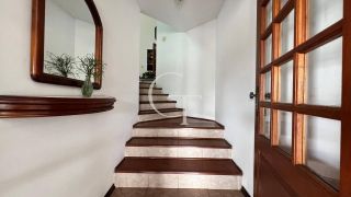 Tradição e aconchego Casa à Venda no Condomínio Campos Santo Antônio