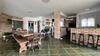 Tradição e aconchego Casa à Venda no Condomínio Campos Santo Antônio