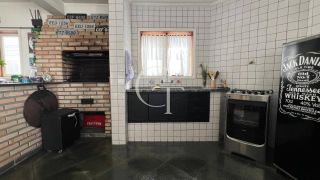 Tradição e aconchego Casa à Venda no Condomínio Campos Santo Antônio