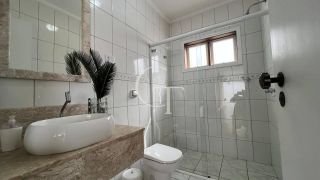 Tradição e aconchego Casa à Venda no Condomínio Campos Santo Antônio