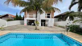 Tradição e aconchego Casa à Venda no Condomínio Campos Santo Antônio