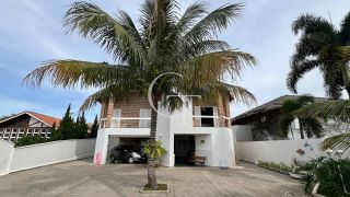 Tradição e aconchego Casa à Venda no Condomínio Campos Santo Antônio