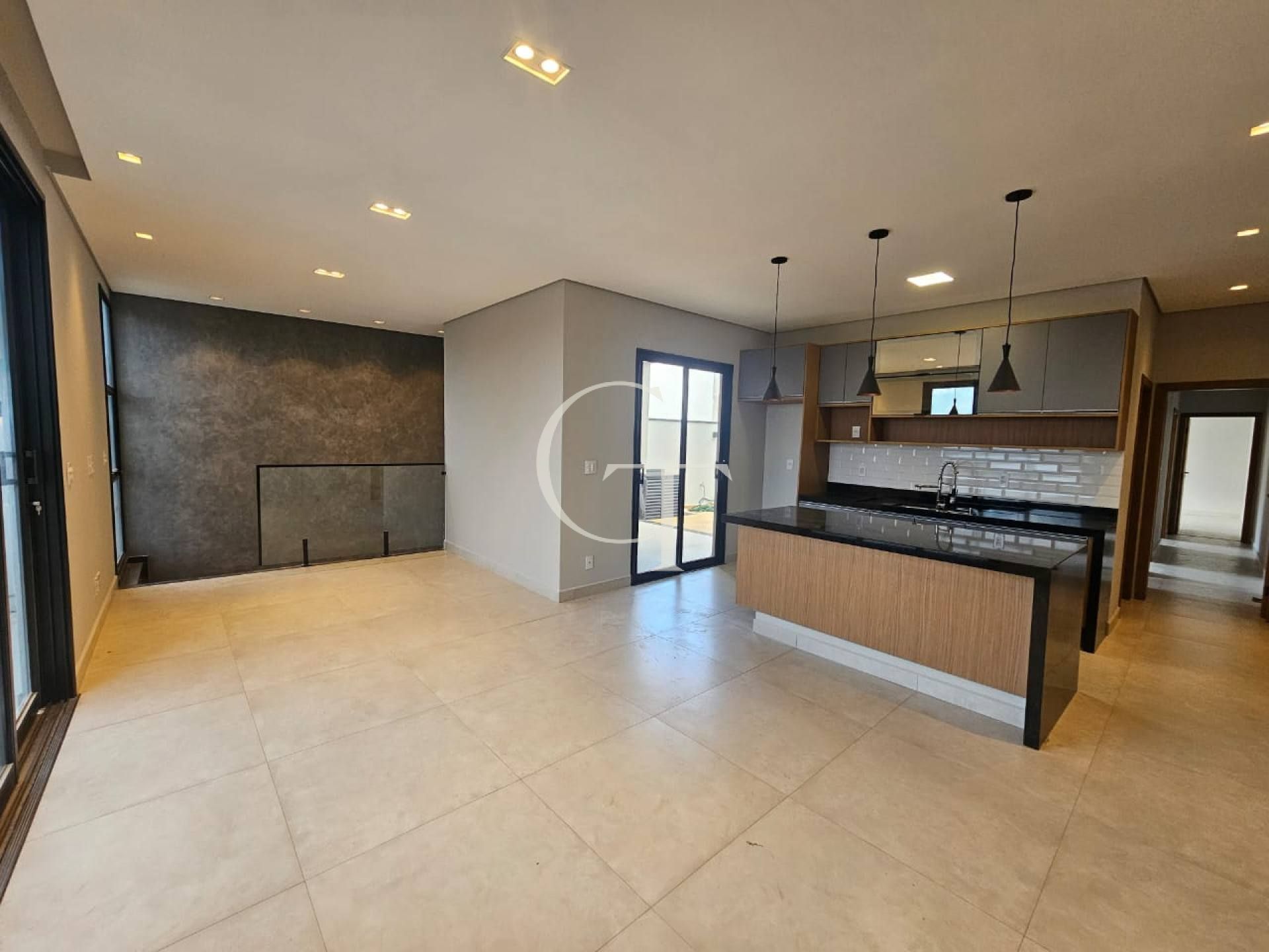 Seu novo lar no Park Gran Reserve – Sobrado com piscina, 3 dormitórios e área gourmet no  Condomínio Park Gran Reserve