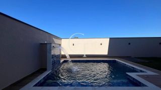 Casa térrea com Piscina à venda no condomínio Evidências – Conforto, sofisticação e lazer completo