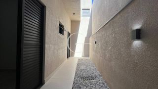 Casa térrea com Piscina à venda no condomínio Evidências – Conforto, sofisticação e lazer completo