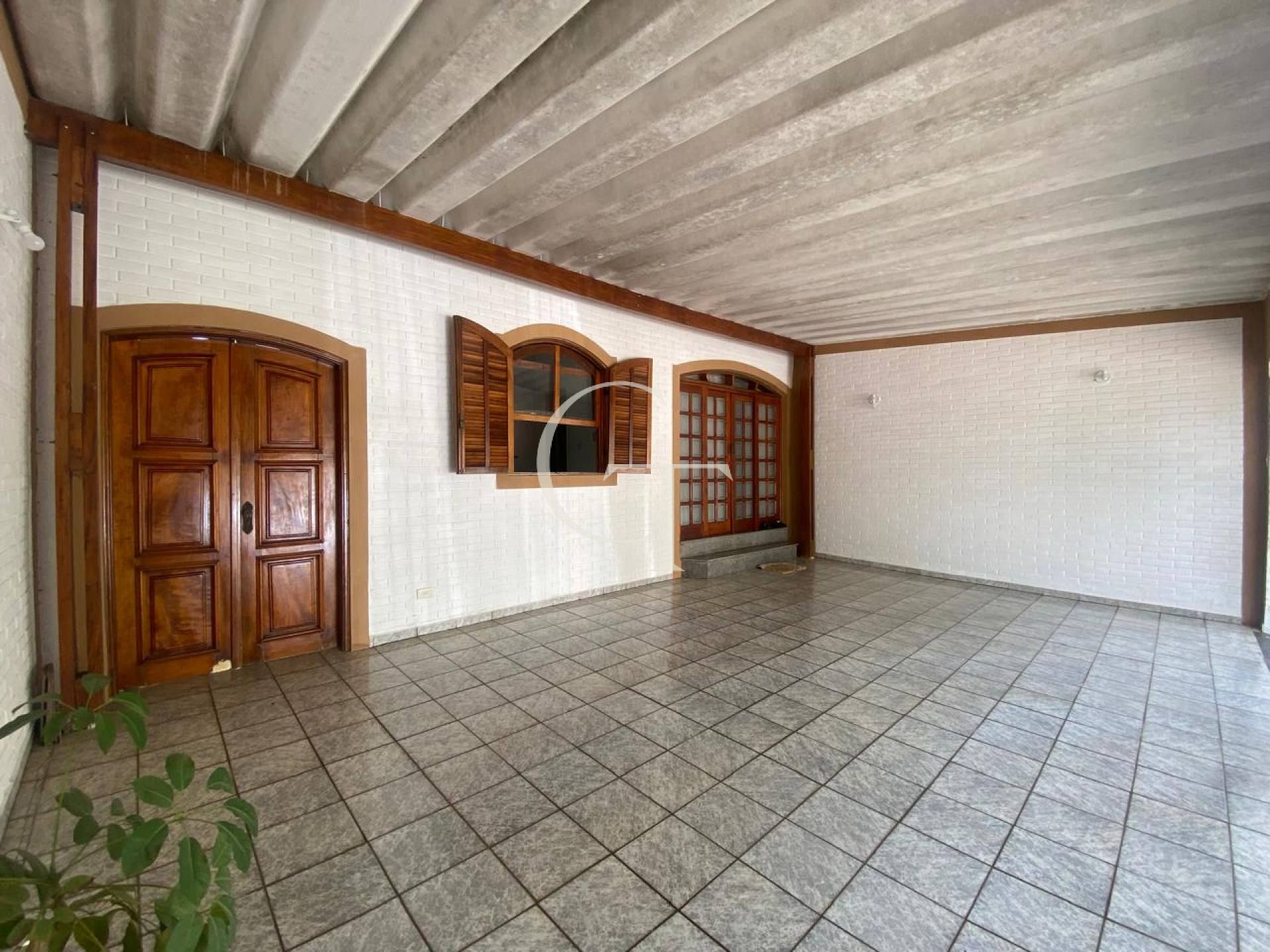 Casa para VENDA ou TROCA - com 03 Dormitórios em Salto