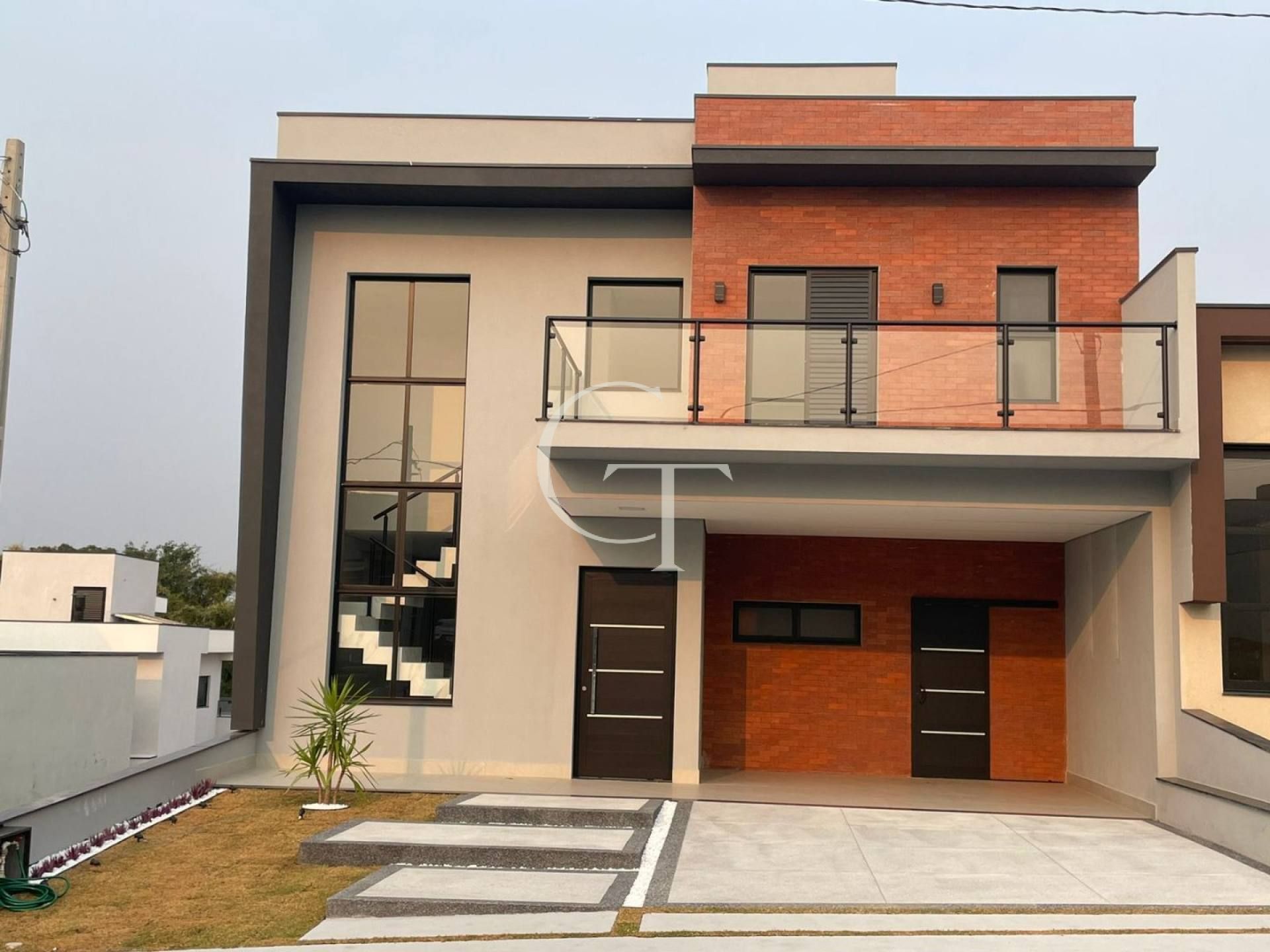 Sobrado com Piscina pra Venda no Condomínio Evidências Viva com liberdade, conforto e lazer completo