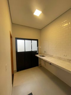 Sobrado com Piscina pra Venda no Condomínio Evidências Viva com liberdade, conforto e lazer completo