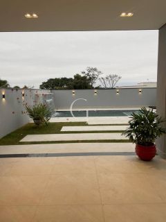 Sobrado com Piscina pra Venda no Condomínio Evidências Viva com liberdade, conforto e lazer completo