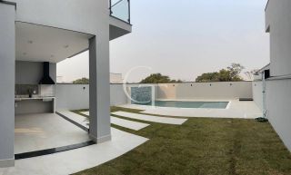 Sobrado com Piscina pra Venda no Condomínio Evidências Viva com liberdade, conforto e lazer completo