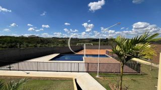 Sobrado com Piscina pra Venda no Condomínio Evidências Viva com liberdade, conforto e lazer completo