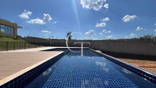Sobrado com Piscina pra Venda no Condomínio Evidências Viva com liberdade, conforto e lazer completo