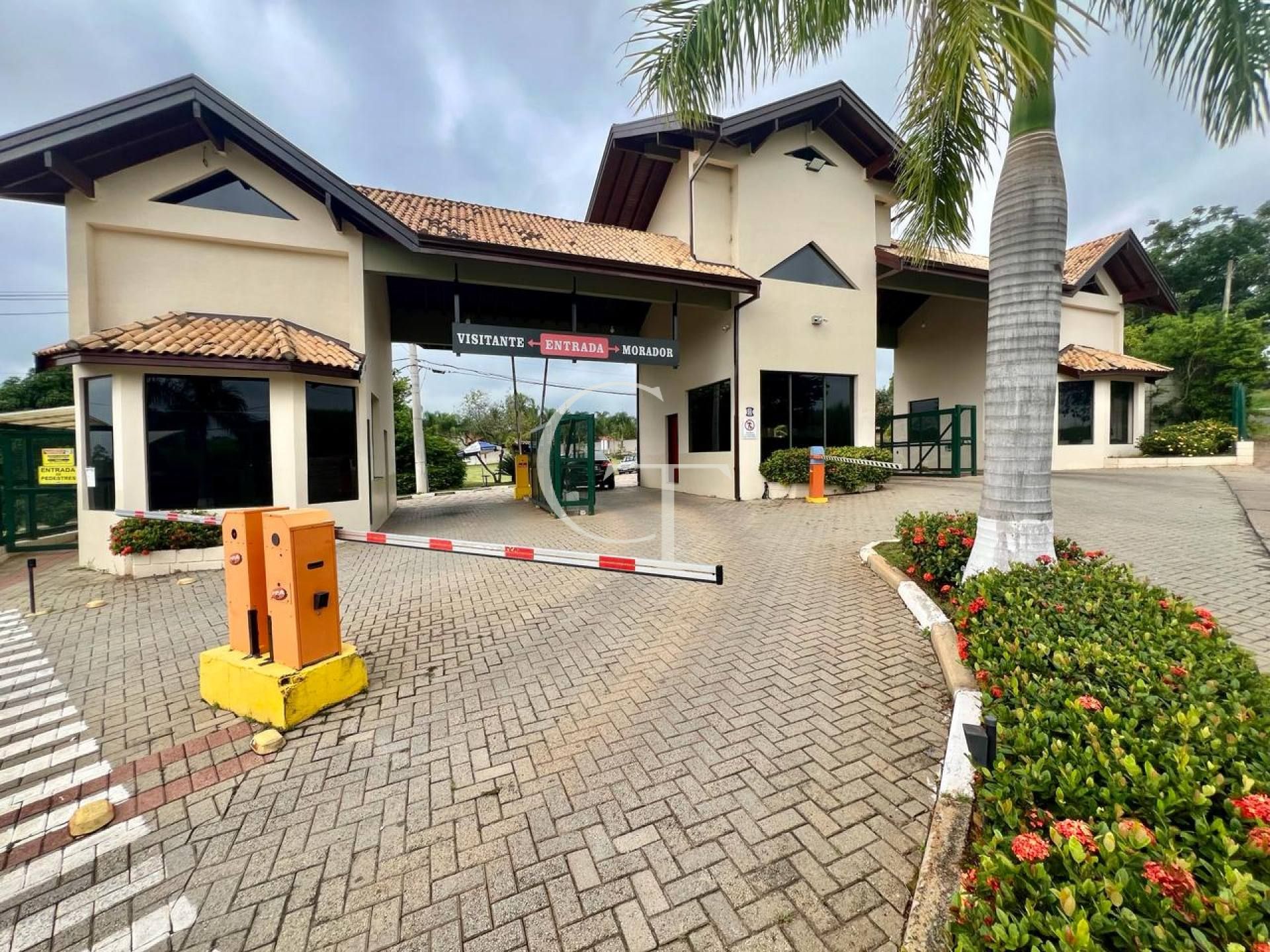 Terreno a venda  Condomínio Santa Ines