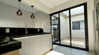 Casa nova com 3 dormitórios e suíte com cozinha equipada pronta para morar!