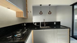 Casa nova com 3 dormitórios e suíte com cozinha equipada pronta para morar!