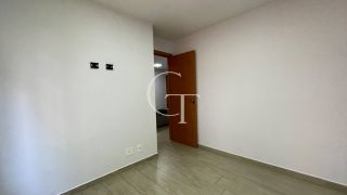 Apartamento térreo com quintal privativo para locação no Ilhas dos Corais