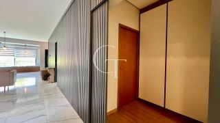 Casa Térrea Semi- Mobiliada com 3 Suítes para Locação no Condomínio Vila dos Manacás