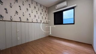 Casa Térrea Semi- Mobiliada com 3 Suítes para Locação no Condomínio Vila dos Manacás
