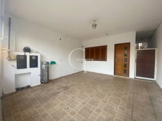 Sobrado para Alugar com 03 quartos sendo 01 suítes em Itu