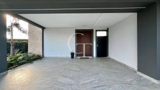 Sobrado de esquina mobiliado e decorado à Venda no Condomínio Vila dos Manacás