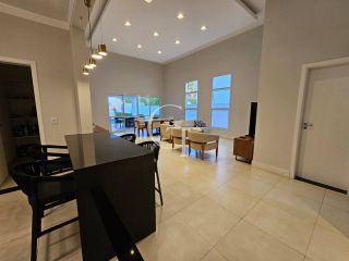 Casa à venda no Condomínio Jardim Theodora em Itu – 4 suítes, escritório, piscina aquecida e área gourmet