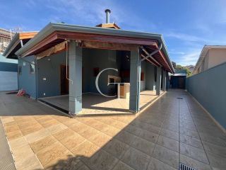 Casa à venda no Condomínio Jardim Theodora em Itu/SP – 4 suítes, escritório, área gourmet e piscina