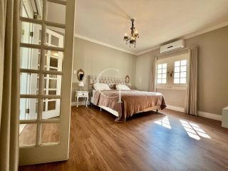 Casa térrea à venda no Condomínio Jardim Theodora em Itu – 3 suítes, escritório, espaço gourmet e piscina aquecida