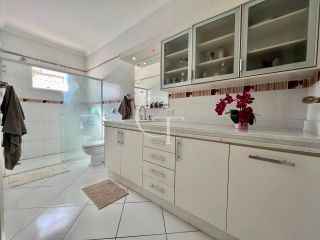 Casa térrea à venda no Condomínio Jardim Theodora em Itu – 3 suítes, escritório, espaço gourmet e piscina aquecida