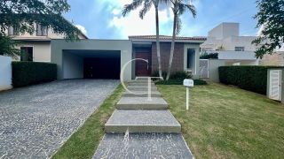 Casa com Piscina para Locação Condomínio Jardim Theodora