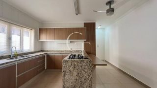 Casa com Piscina para Locação Condomínio Jardim Theodora