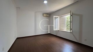 Casa com Piscina para Locação Condomínio Jardim Theodora