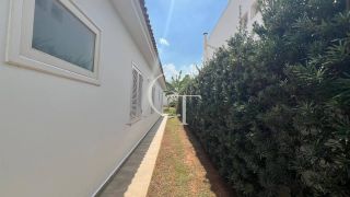Casa com Piscina para Locação Condomínio Jardim Theodora