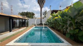 Casa com Piscina para Locação Condomínio Jardim Theodora