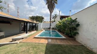 Casa com Piscina para Locação Condomínio Jardim Theodora