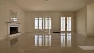 Casa com Piscina para Locação no Condomínio Theodora