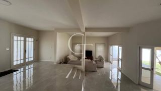 Casa com Piscina para Locação no Condomínio Theodora