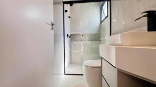 Casa Nova com Piscina para Locação no Condomínio Una em Itu