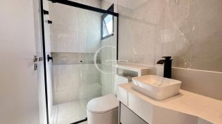 Casa Nova com Piscina para Locação no Condomínio Una em Itu