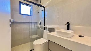 Casa Nova com Piscina para Locação no Condomínio Una em Itu