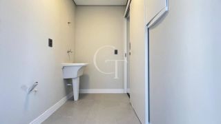 Casa Nova com Piscina para Locação no Condomínio Una em Itu