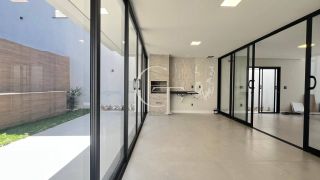 Casa Nova com Piscina para Locação no Condomínio Una em Itu