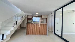 Casa Nova com Piscina para Locação no Condomínio Una em Itu