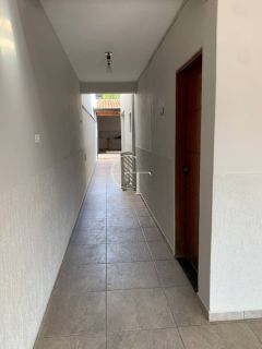 Casa à venda em bairro residencial Fabri – excelente estrutura e espaço para toda a família