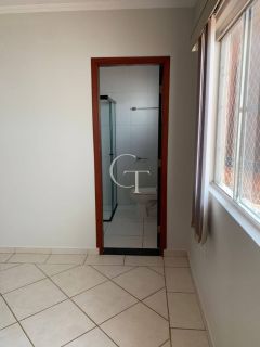 Casa à venda em bairro residencial Fabri – excelente estrutura e espaço para toda a família