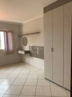 Casa à venda em bairro residencial Fabri – excelente estrutura e espaço para toda a família