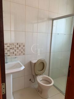 Casa à venda em bairro residencial Fabri – excelente estrutura e espaço para toda a família