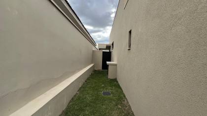 Casa térrea nova para Locação no Condomínio Xapada
